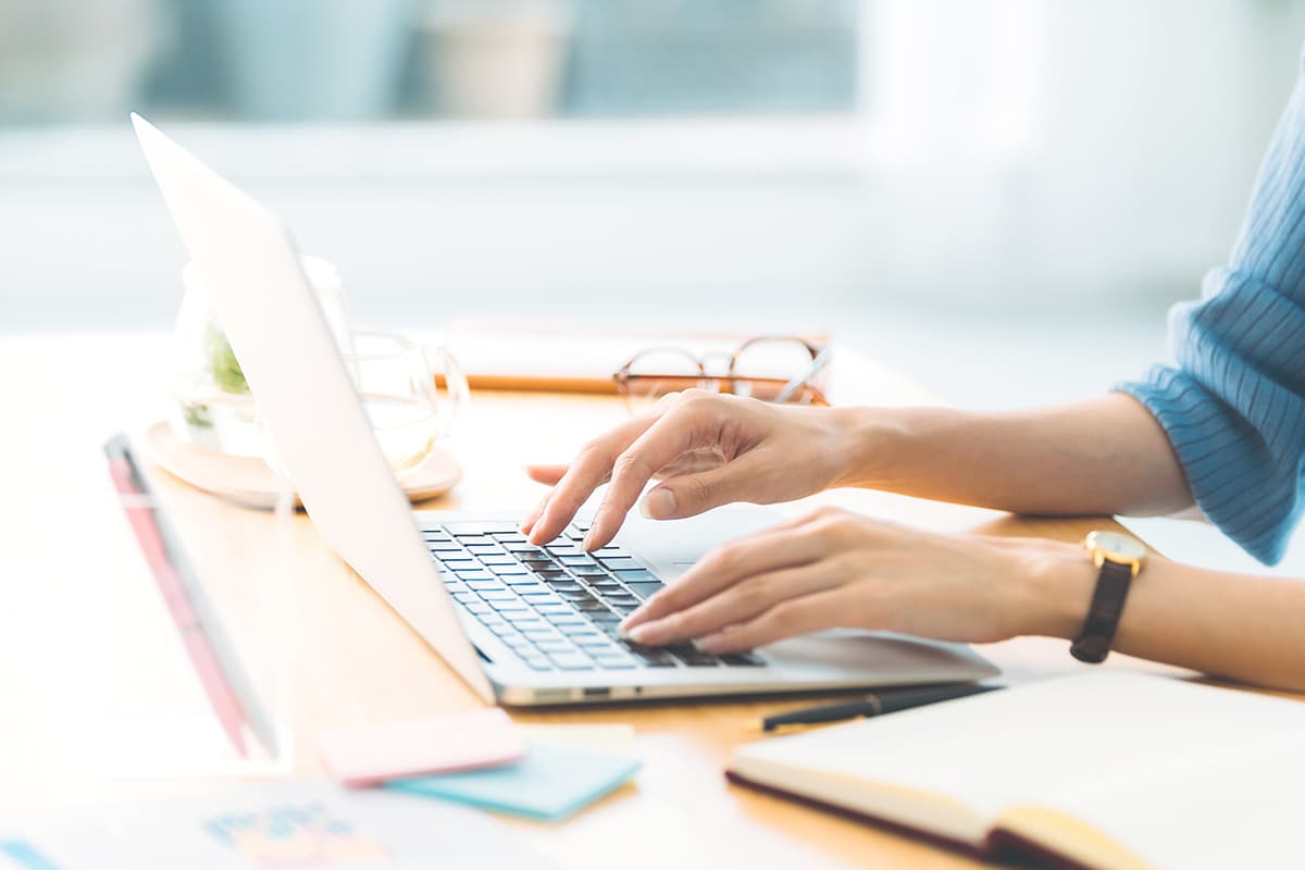 ホームページ制作でビジネスの課題解決