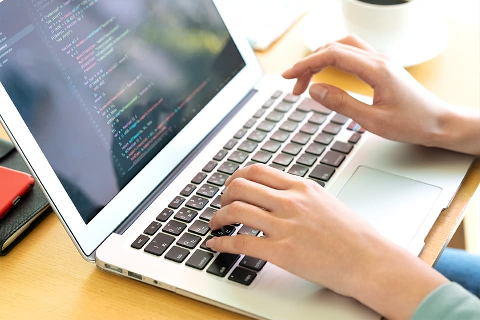 ビジネスの課題解決にホームページ制作を