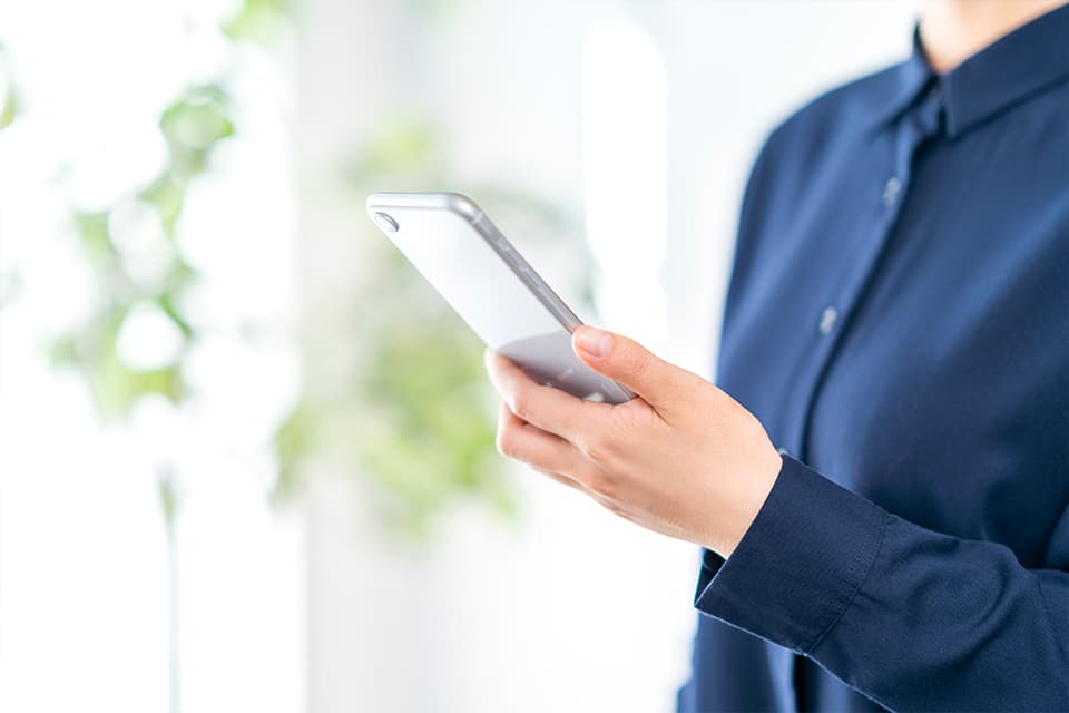 レスポンシブなレイアウト最適化でスマートフォン対応